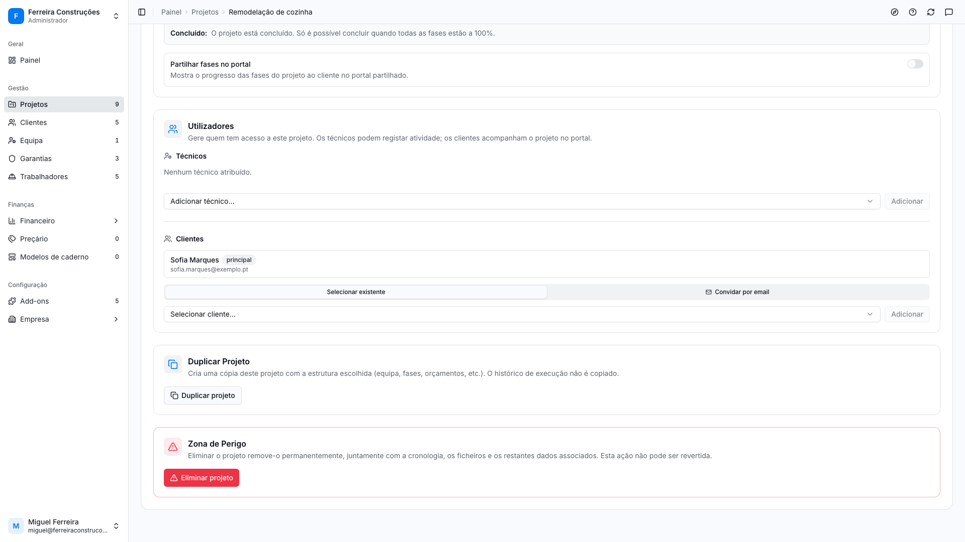 Definições do projeto, cartão Utilizadores, com o cliente do projeto marcado como principal